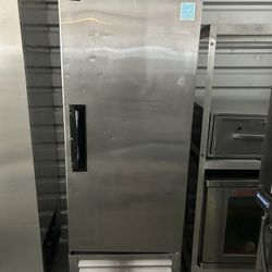 Maxx Cold MCF-23FDHC Reach-In Freezer, Single Door, Bottom Mount, 115V