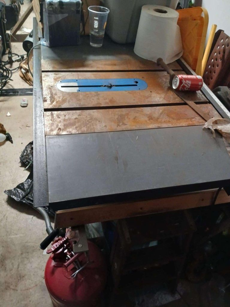 Table Sawdelta Table Saw In Good Condition