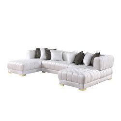 New In Box High End Velvet Luxury Sectional $10DOWN 