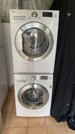 WASHER AND ELECTRIC DRYER 220 V 24” W