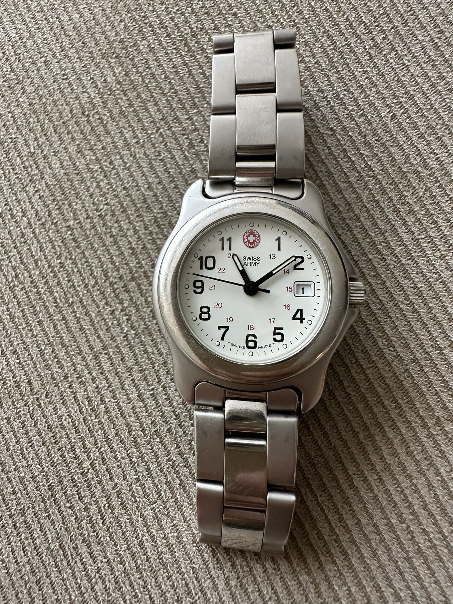 Vintage Victorinox Swiss Army Womens Officers Silver Tone Date Watch