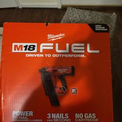 Milwaukee Fuel 21 Degree Framing Nailer