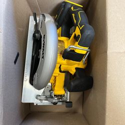  DEWALT XR Circular Saw 