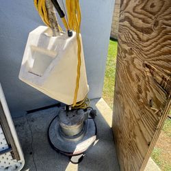 Carpet Cleaner With Brush 