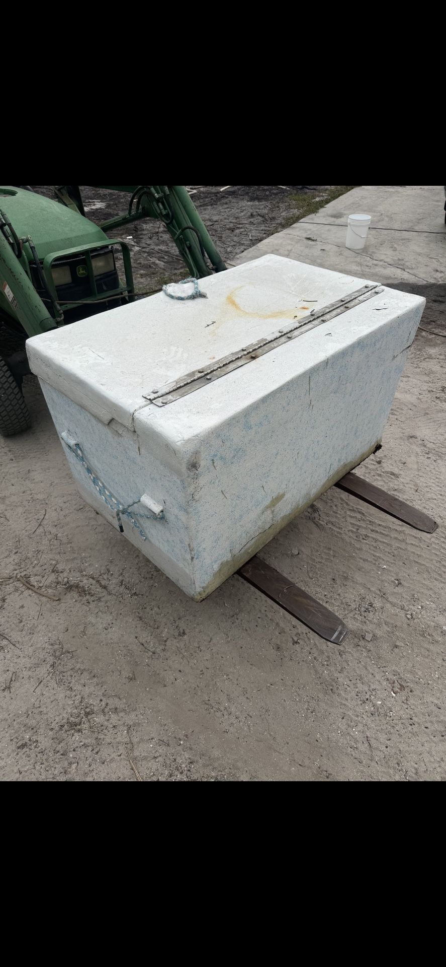 Insulated Fish Box. Holds A lot Of Fish. Great Fish Box For Truck.