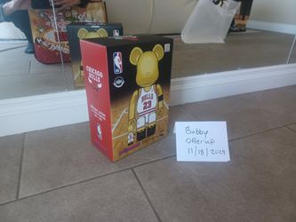 Michael Jordan 1991 Chicago Bulls Bearbrick Set - 100% & 400% Figures, DesignerCon Exclusive Be@rbrick