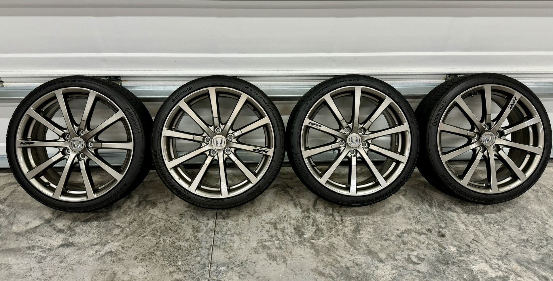 19” Honda Factory Performance (HFP) Wheels & Tires