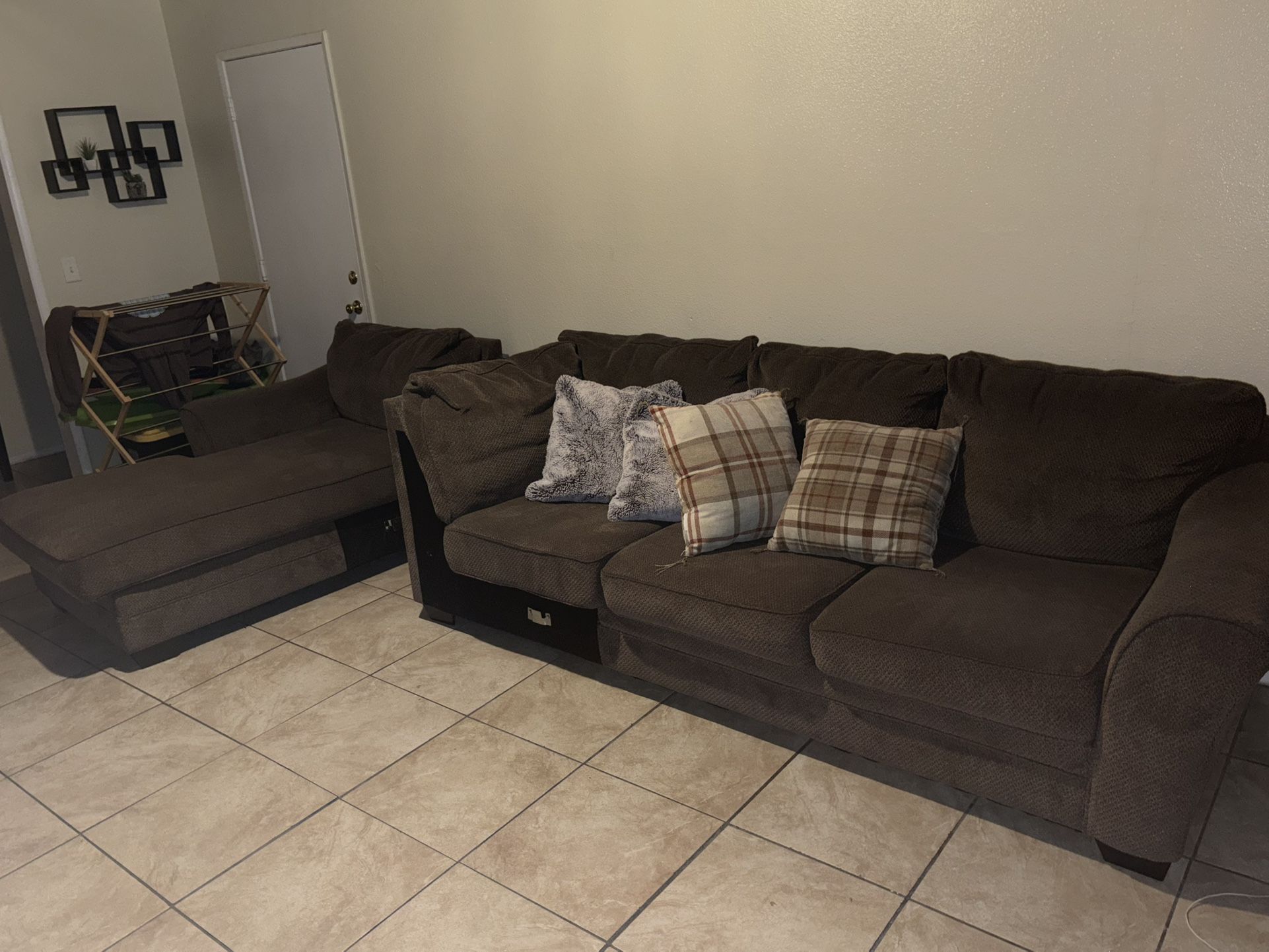 Living Room Furniture For Freeeeee