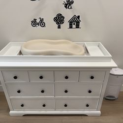 Pottery Barn Kids Larkin Extra Wide Dresser With Changing Topper