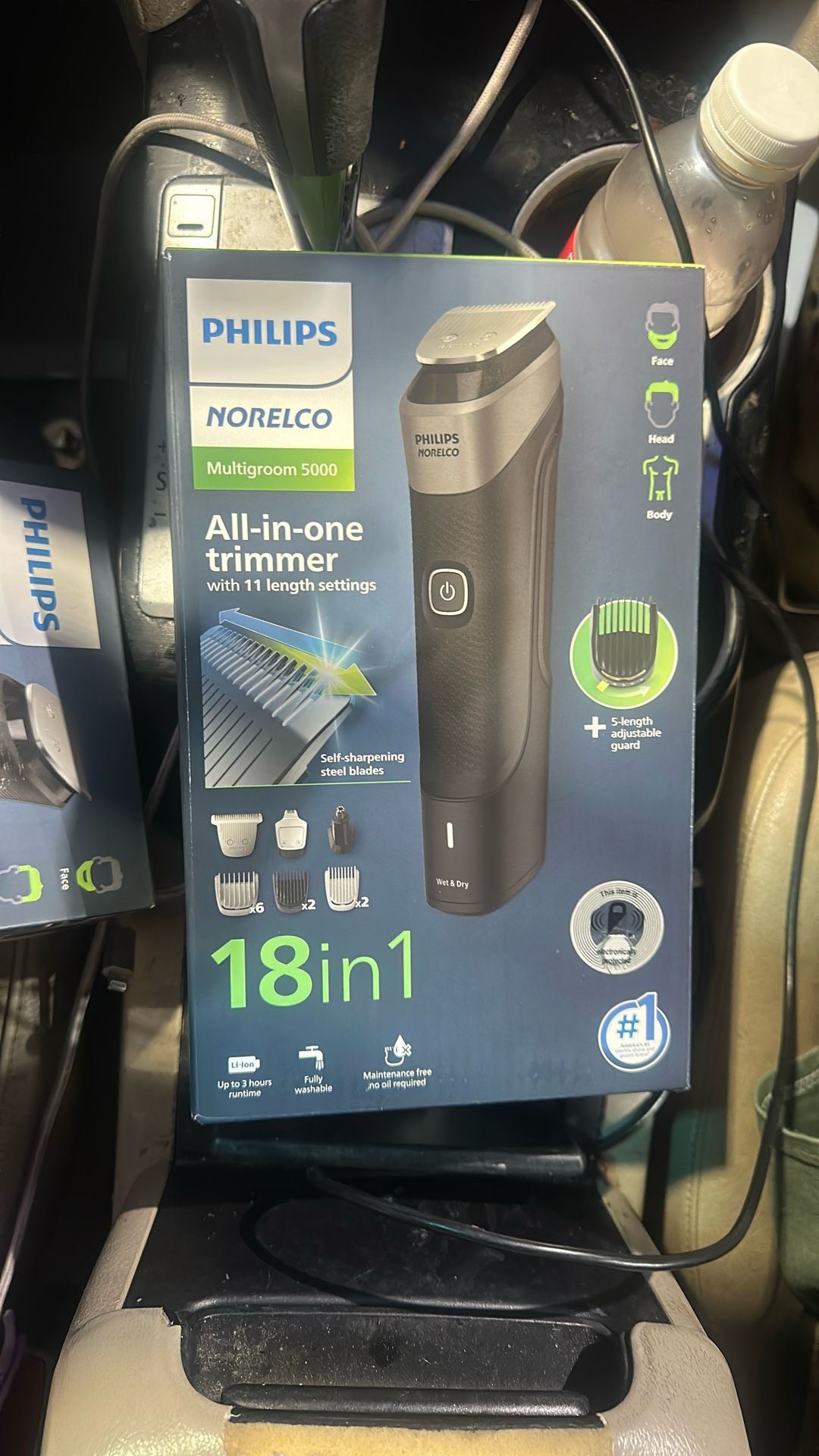 New Philips Norelco Multigroom 5000 Beard & Hair Trimmer Kit
