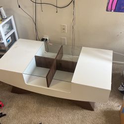 Very Nice Modern Coffee Table