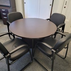 Round Table With 4 Chairs