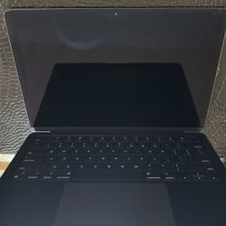 MacBook Air M2 2022 13”  ICLOUD LOCKED