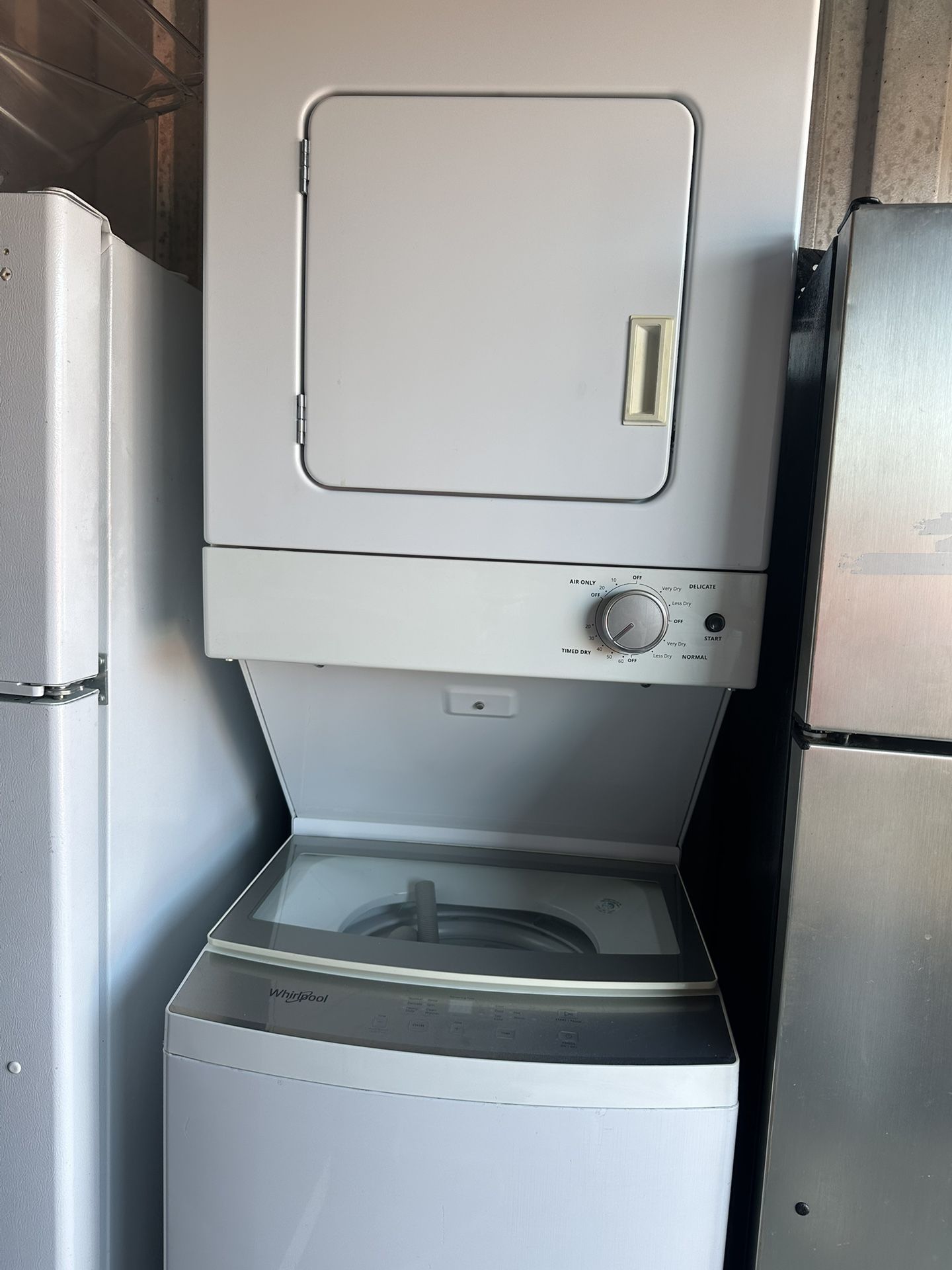 Whirlpool Thin Twin Washer Dryer. 24 Inch