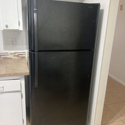 Refrigerator. Full Size