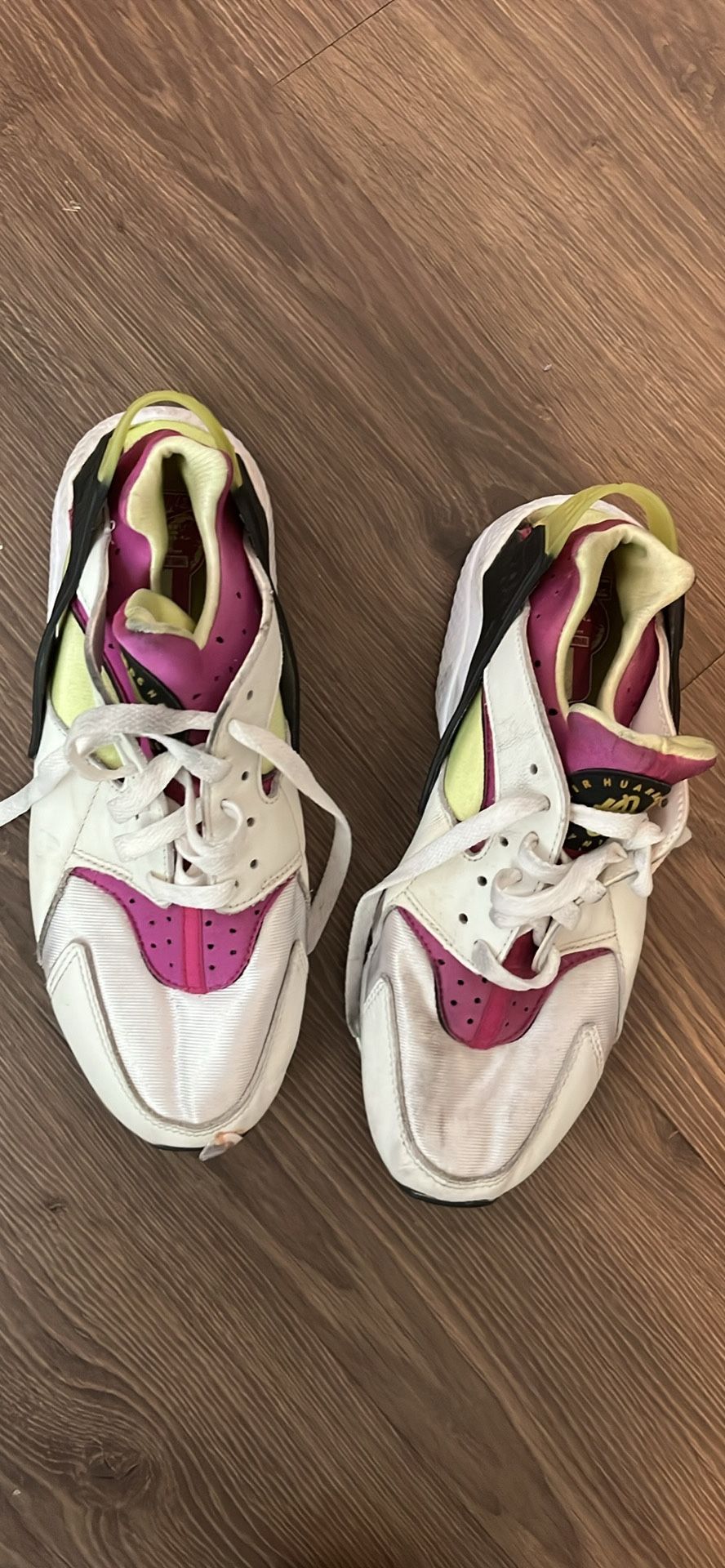 Women Nike Hurachie Shoes Size 9