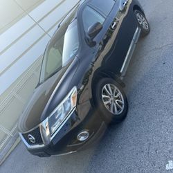 2014  Nissan Pathfinder