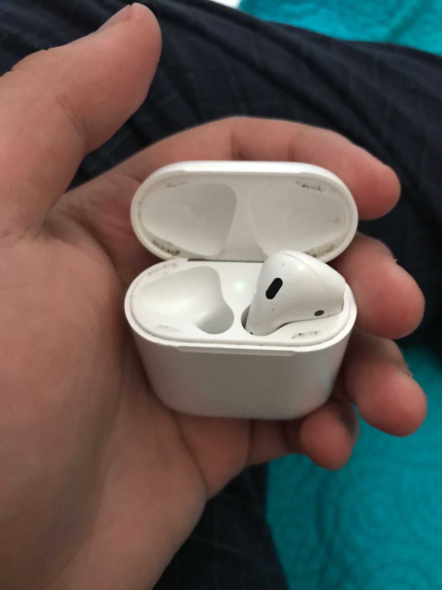 AirPods missing *left* pair
