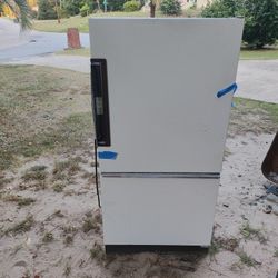 Amana Refrigerator/Freezer