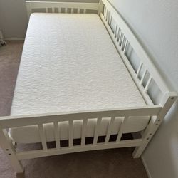 Wooden Twin Bed Frame With Mattress 
