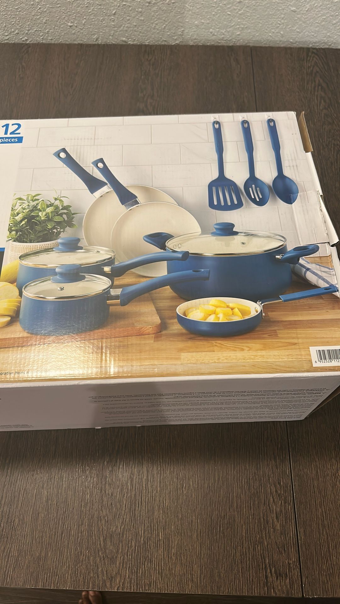 Brand New 12 Piece Ceramic set