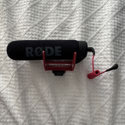 Rode VideoMic GO Light Weight On-Camera Microphone