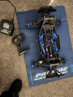Traxxas X-Maxx Ultimate 8S + Spektrum balance charger