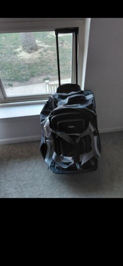 Duffle bag / luggage $30