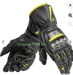 Motorbike gloves jacket suit all regarding the bikes