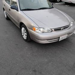 2000 Toyota Corolla