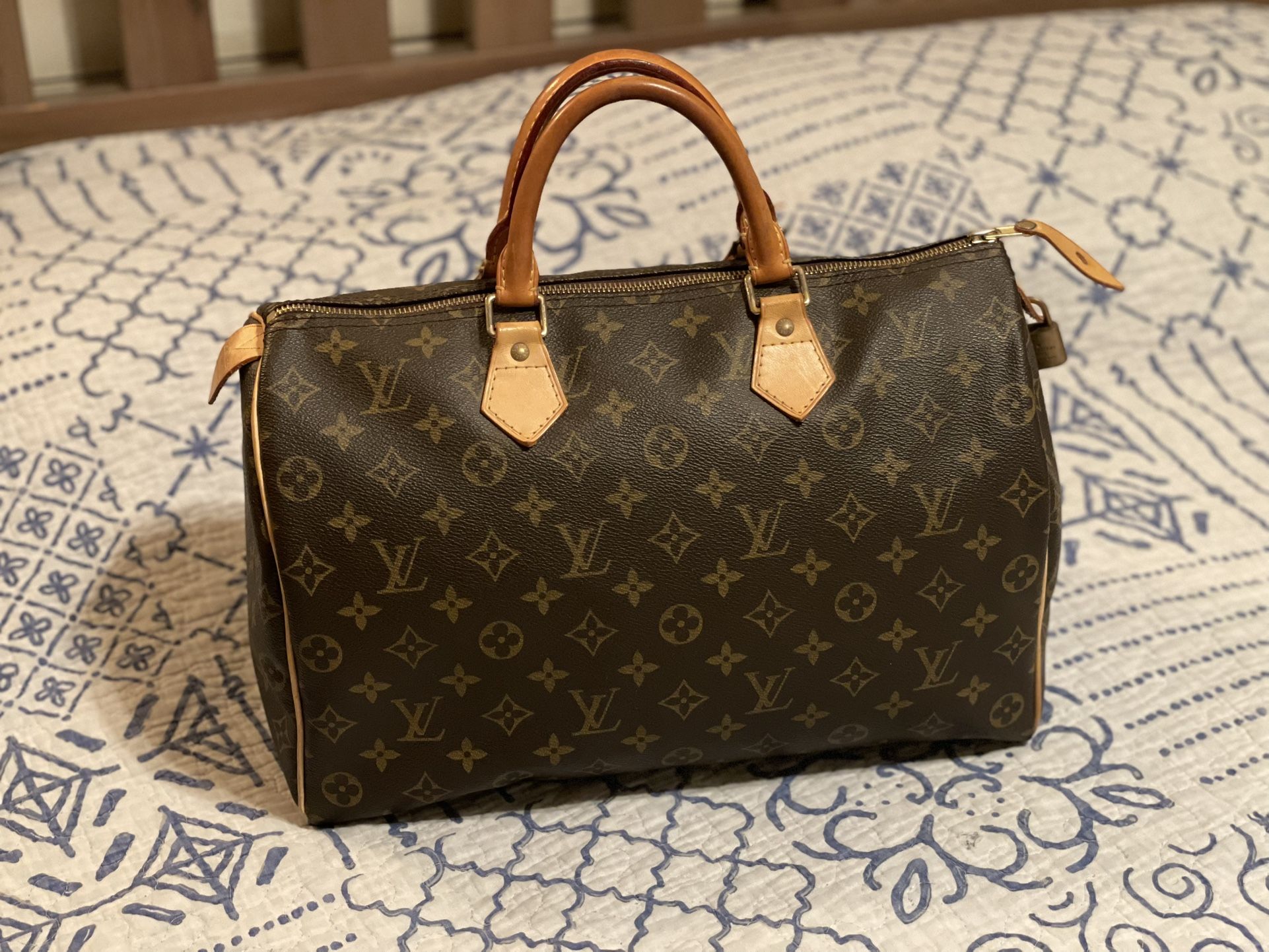 Authentic Louis Vuitton Speedy 40
