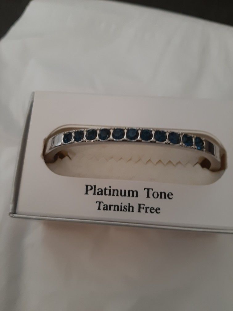 NewcPlatinum Tone  Tarnish Free Bracelet  New