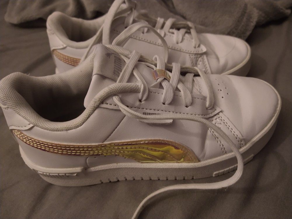 Girls Puma Size 1