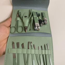 Gift nail clipper set of 16 pieces!