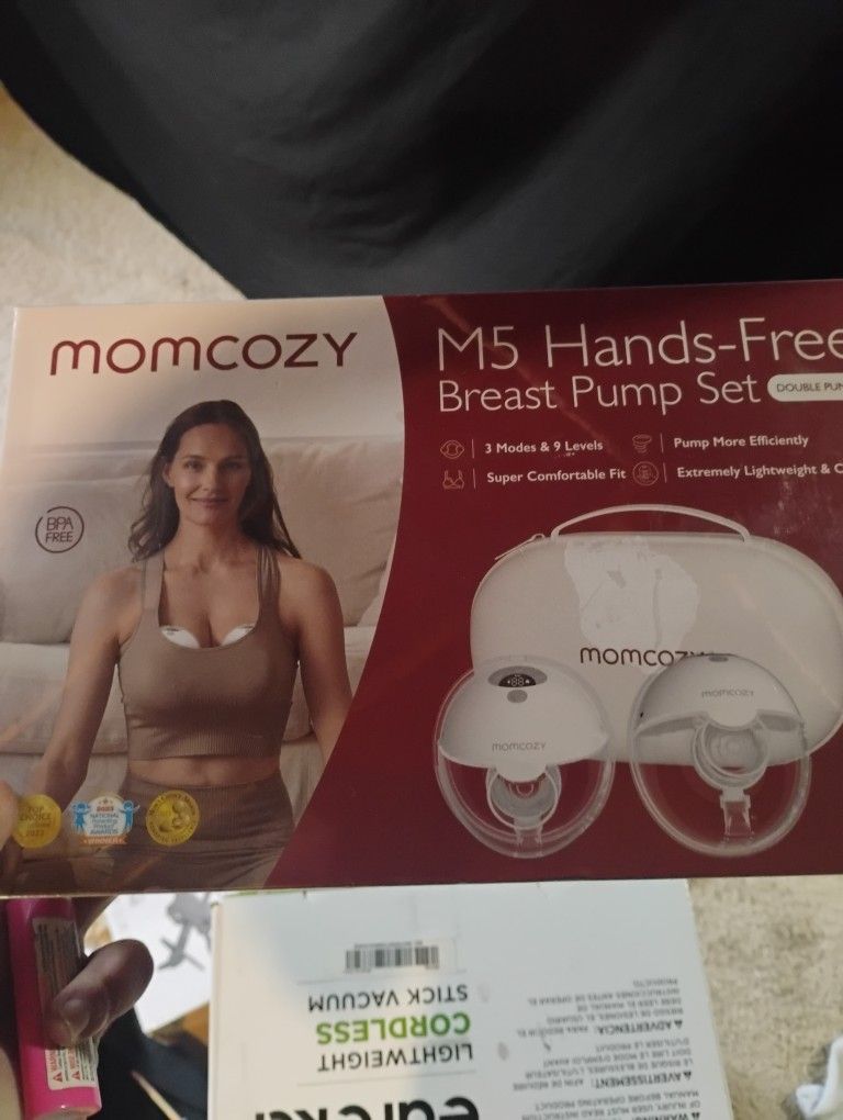 Momcozy Hands-free Breast Pump Set