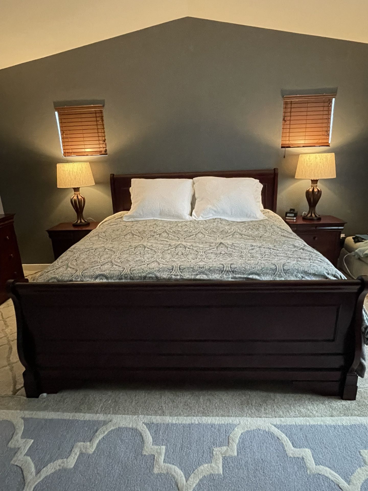 Mor Furniture Versailles Bedroom Set in Merlot, Eastern King