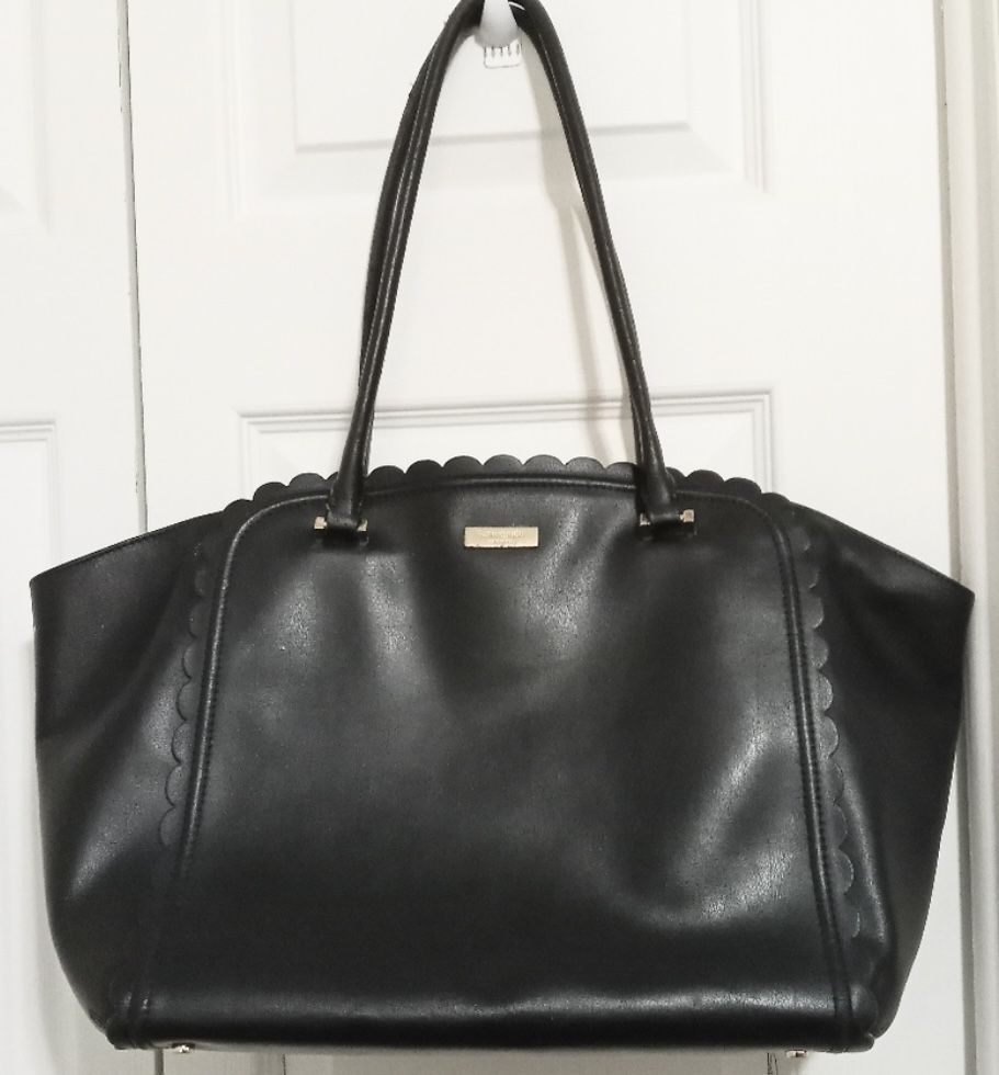 Kate Spade Leather scallop Bag