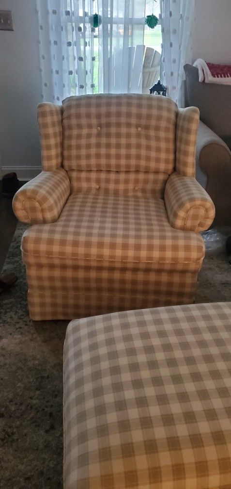 Club Chair With Ottomen, Two Sets