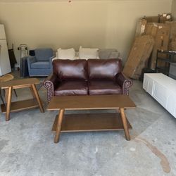 🎊BRAND NEW 🎊Set Of 3 Pieces, Classic Faux Leather Sofa Upholstered Couch with Removable Cushions Rolled Arms + End Table and Coffee Table Mid-Centur
