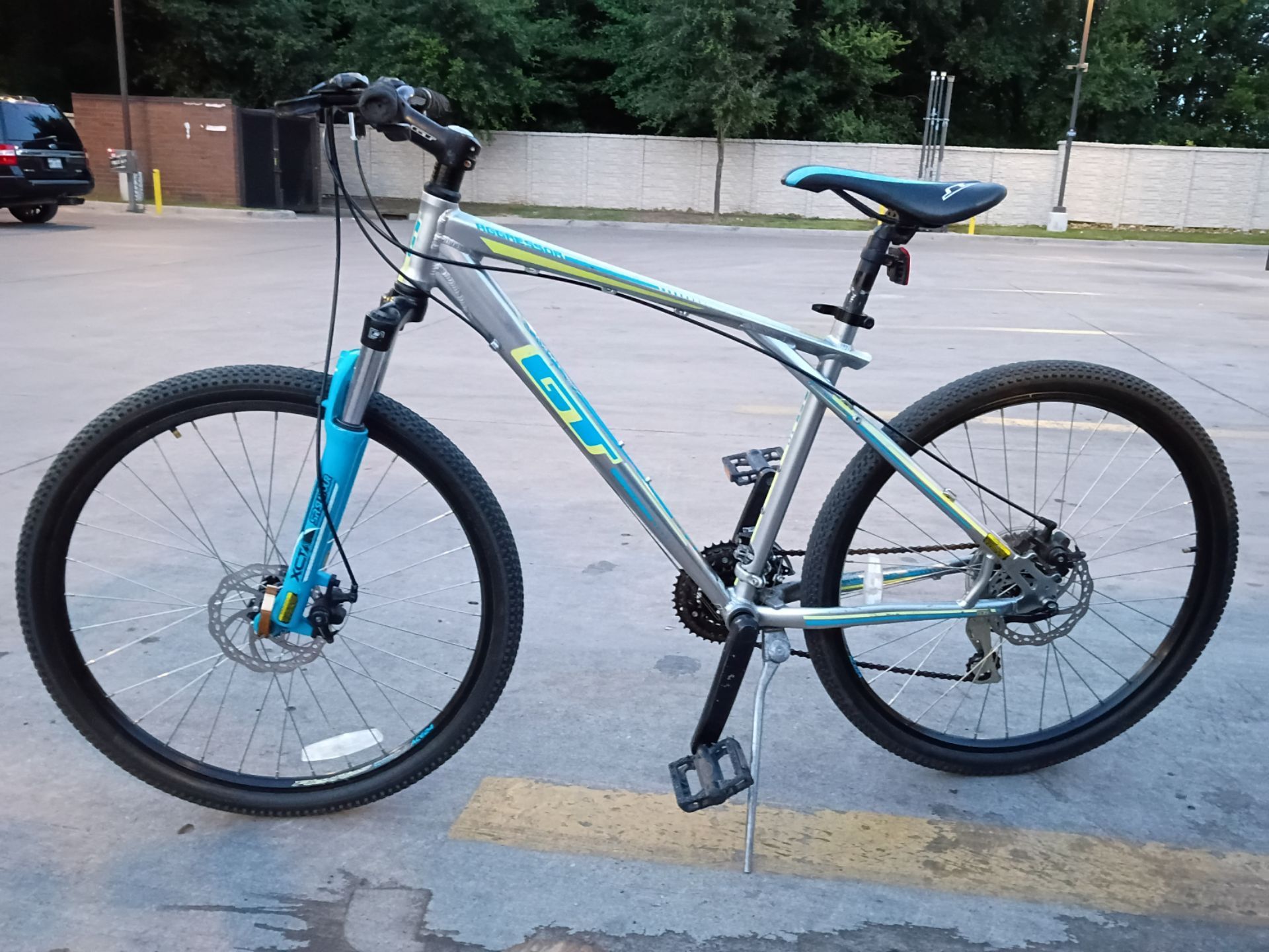 GT Aggressor 1.0 26" men's mountain bike