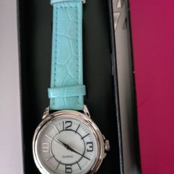 Avon Classic Round Face Pastel Watch Blue