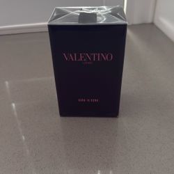 Valentino born in roma EDT