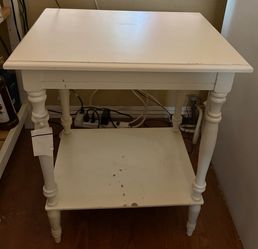 Shabby side/end table