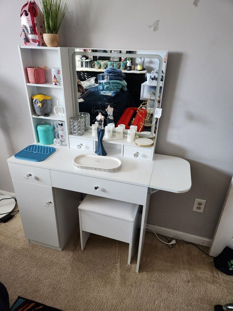 Brand New Vanity