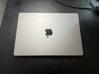 MacBook Pro 14 Inch Display (2021)