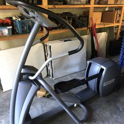 Precor Elliptical Machine - Great Condition 