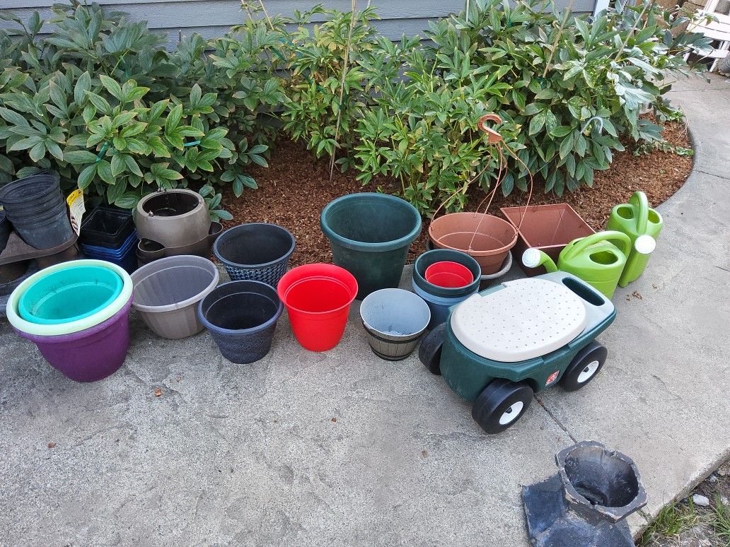 Free Gardening Pots, Please Take. All More Pots In 2nd Pic