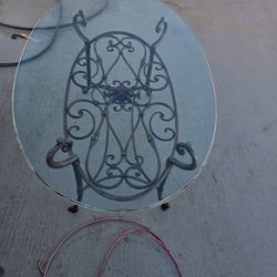 Mesita De Fierro Y Vidrio Esta Pesada