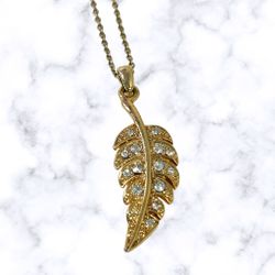 Vintage Avon Gold Tone Rhinestone Leaf 17” Necklace with Removable Extension