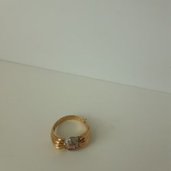 REAL 18K GOLD RING, SIZE 8.5